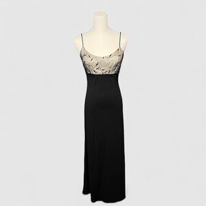 De Laru by Shelia Yen Whimsigoth Black Embroidered Formal Dress Vintage